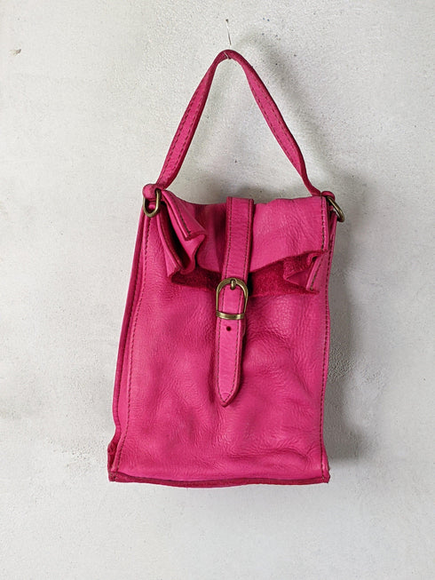 Kleine Ledertasche aus Waschleder